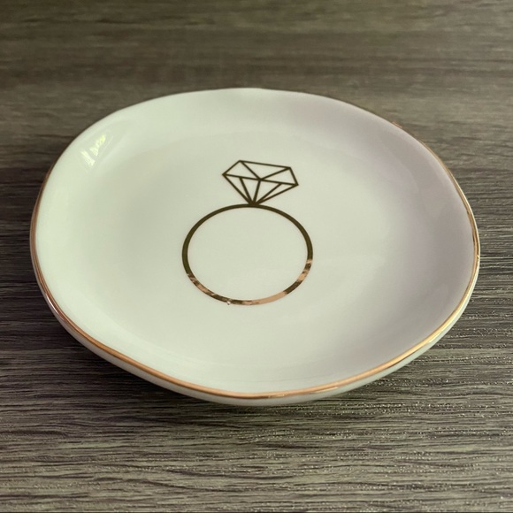 BNIB Diamond Engagement Ring Dish - Picture 2 of 3